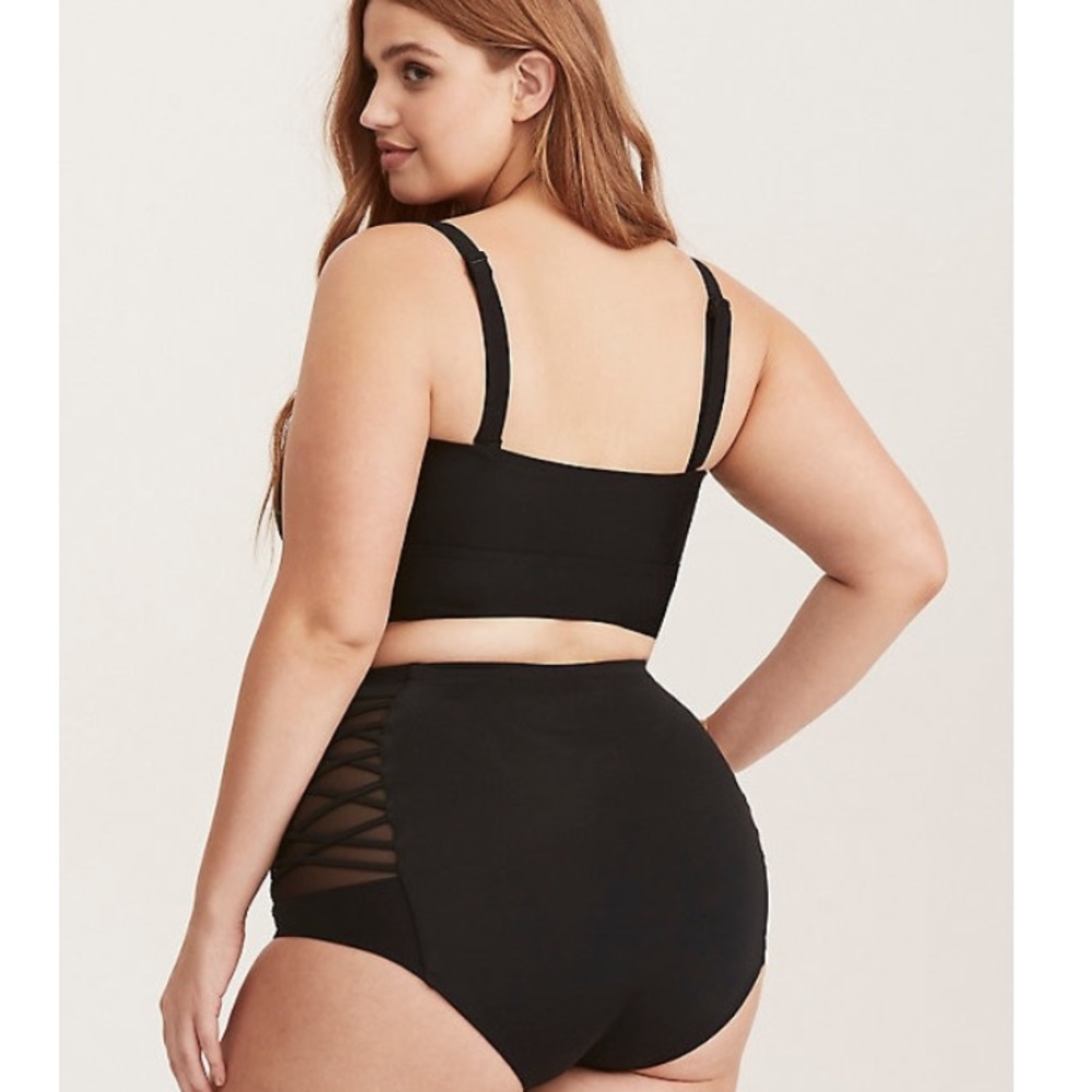 Black Lattice Front Wireless Bikini Set - Picture 2 of 8